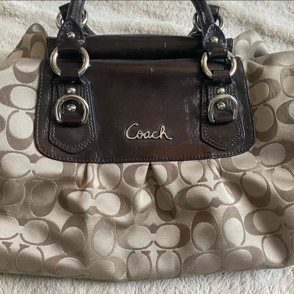 ⭐️ COACH Ashley Signature Satchel, F15440 - Picture 4 of 17